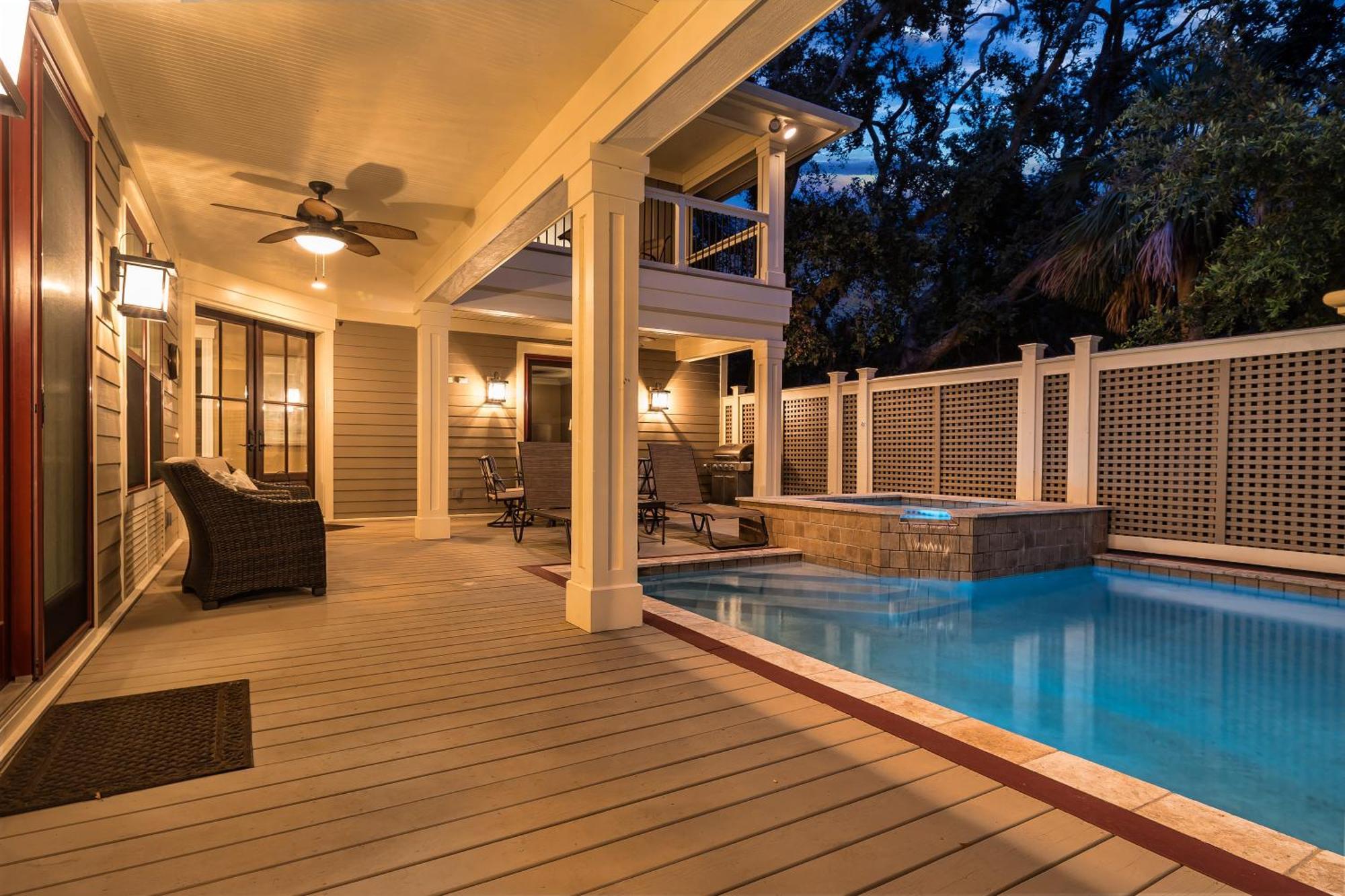 Luxury Multi Deck Family Home, Pool & Spa, Walk To Beach, Games