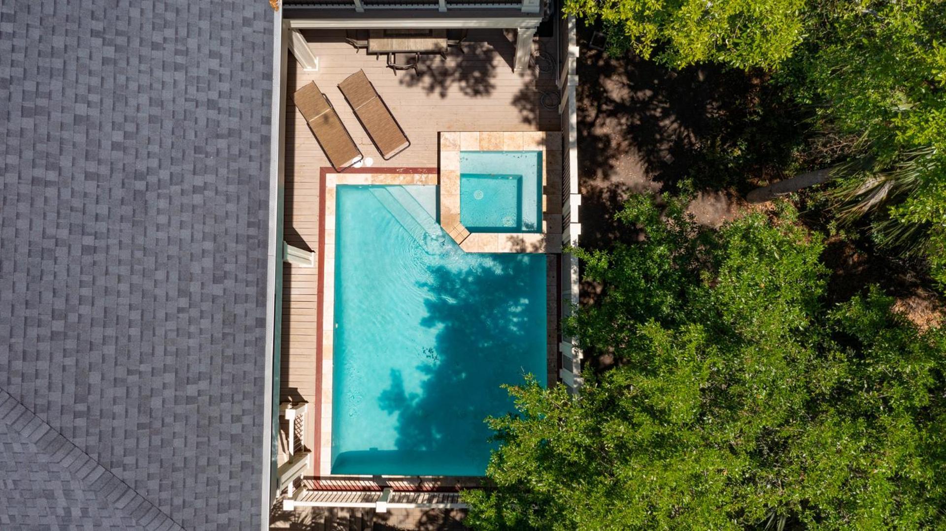 Holiday home Luxury Multi Deck Family Home, Pool & Spa, Walk To Beach, Games *