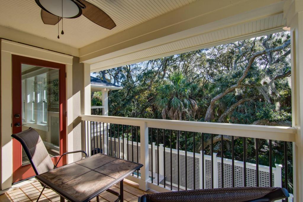 Luxury Multi Deck Family Home, Pool & Spa, Walk To Beach, Games Holiday home Hilton Head Island