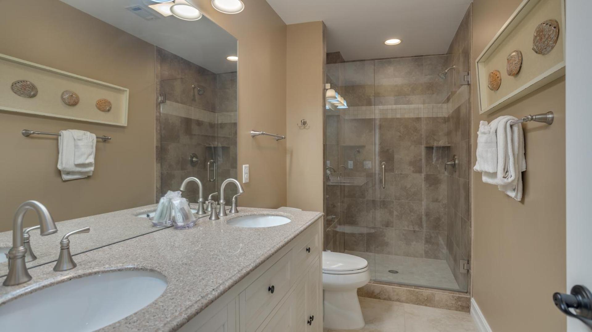 Luxury Multi Deck Family Home, Pool & Spa, Walk To Beach, Games Hilton Head Island