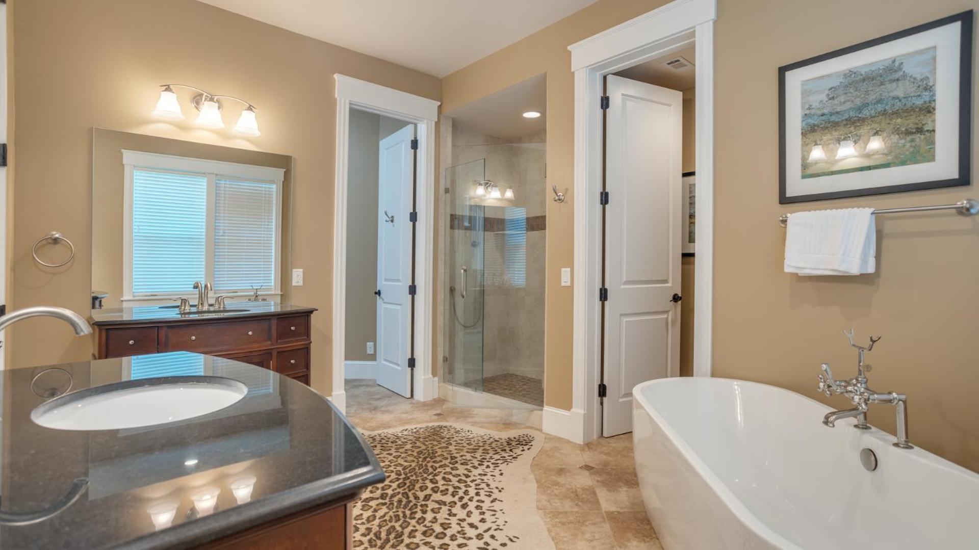Luxury Multi Deck Family Home, Pool & Spa, Walk To Beach, Games Hilton Head Island