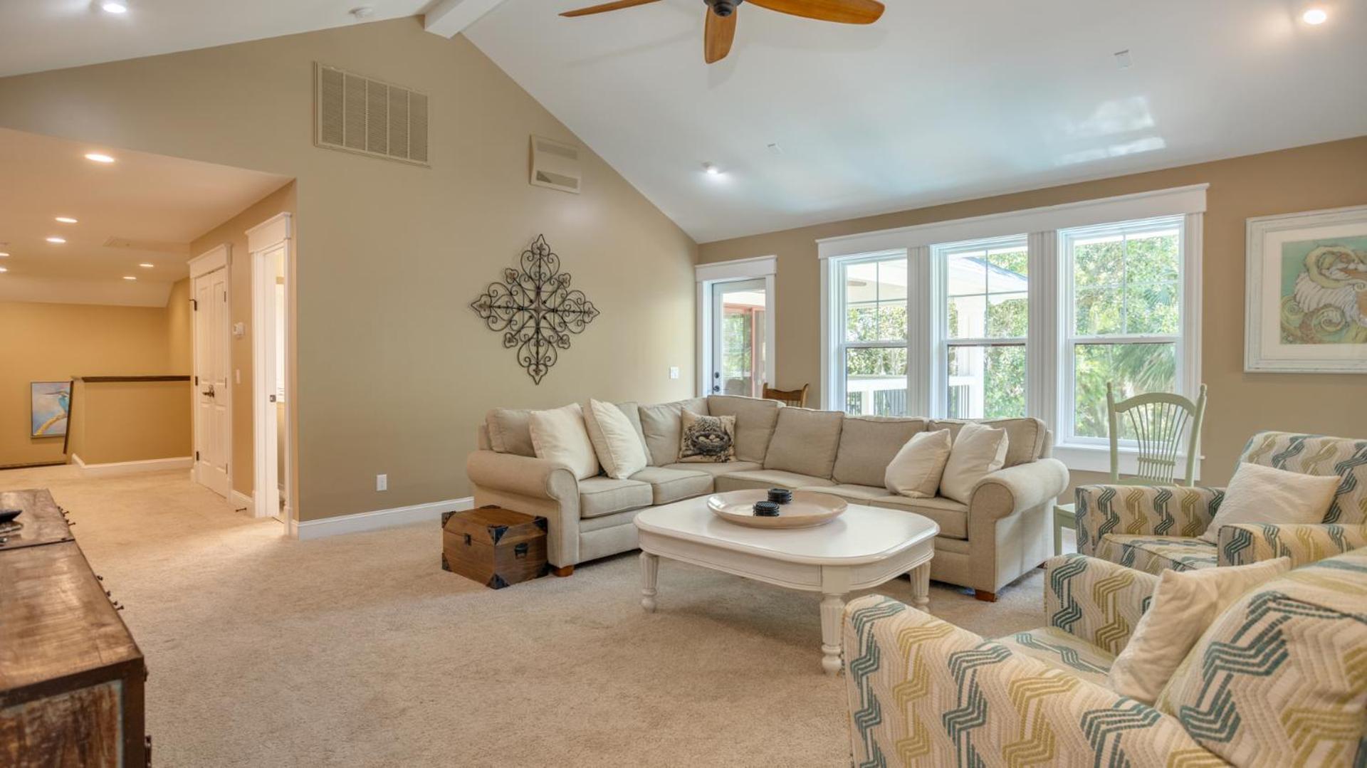 Luxury Multi Deck Family Home, Pool & Spa, Walk To Beach, Games