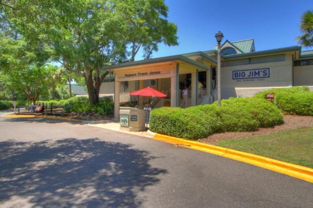 Luxe Family Retreat With Lagoon Views, Private Pool, Game Room, Concierge Services Holiday home Hilton Head Island