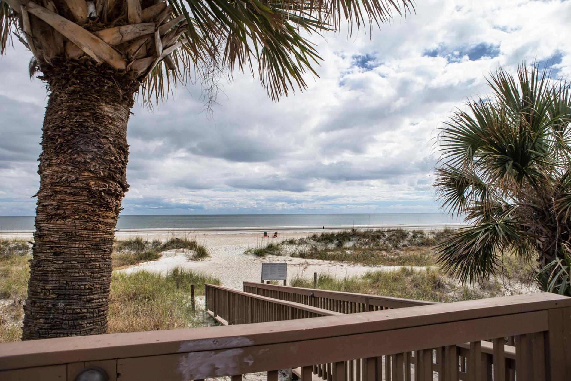 Holiday home Luxe Family Retreat With Lagoon Views, Private Pool, Game Room, Concierge Services Hilton Head Island