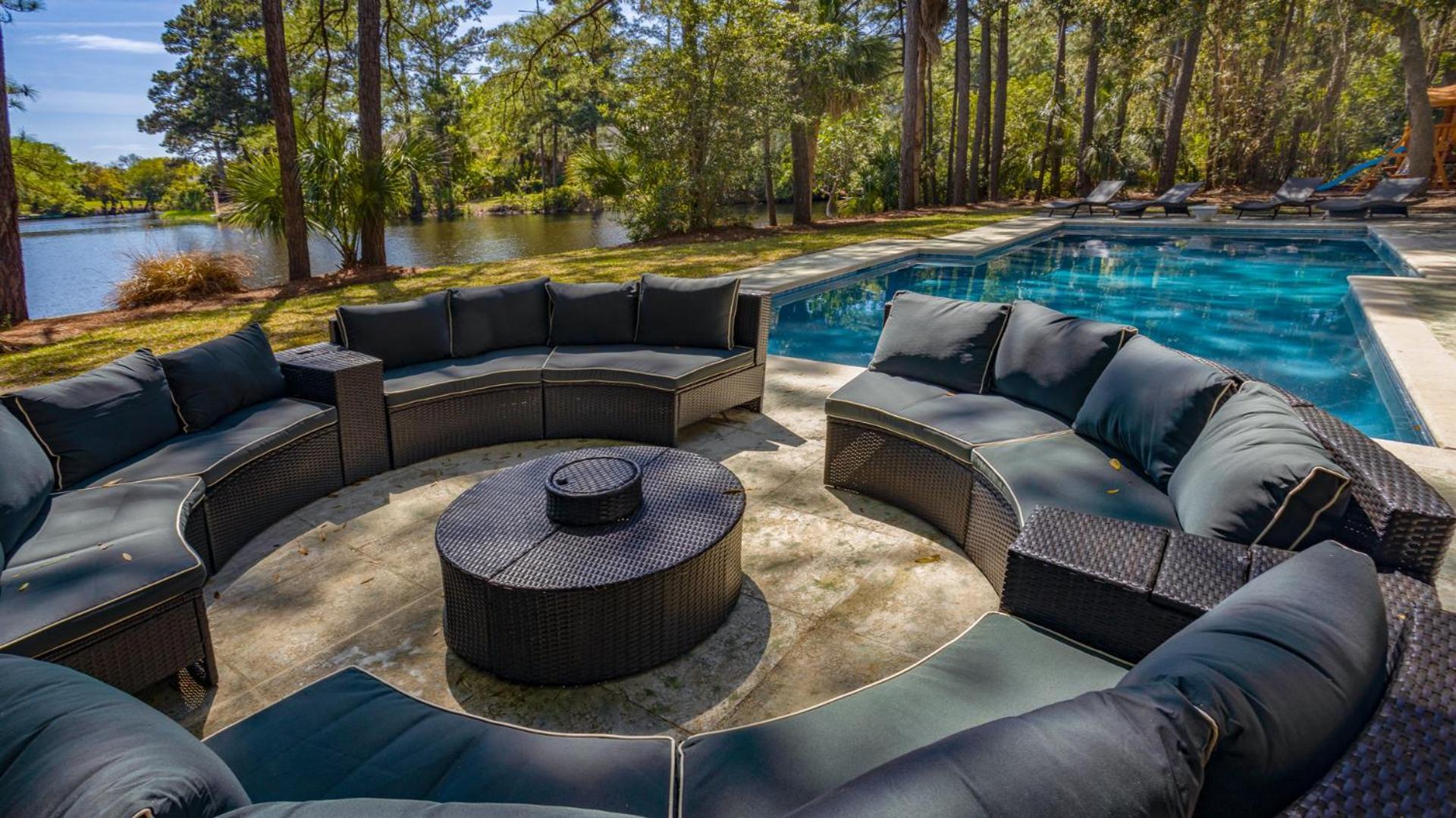 Luxe Family Retreat With Lagoon Views, Private Pool, Game Room, Concierge Services