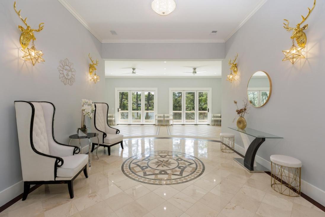 Holiday home Luxe Family Retreat With Lagoon Views, Private Pool, Game Room, Concierge Services Hilton Head Island