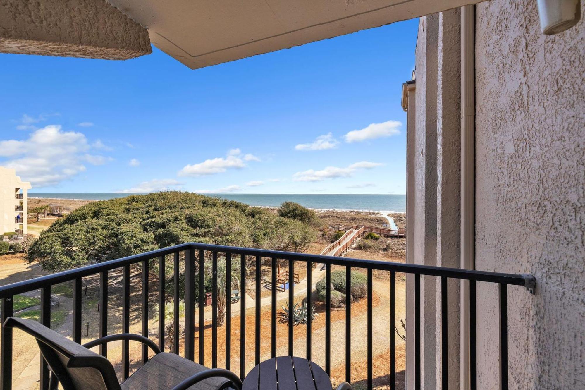 Resort Seawatch At Island Club