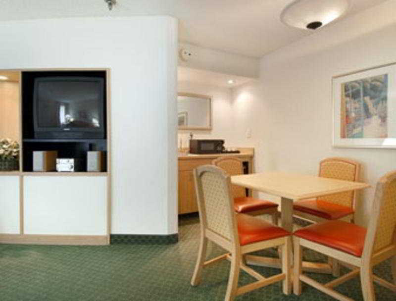 Carolina A Days By Wyndham Hotel