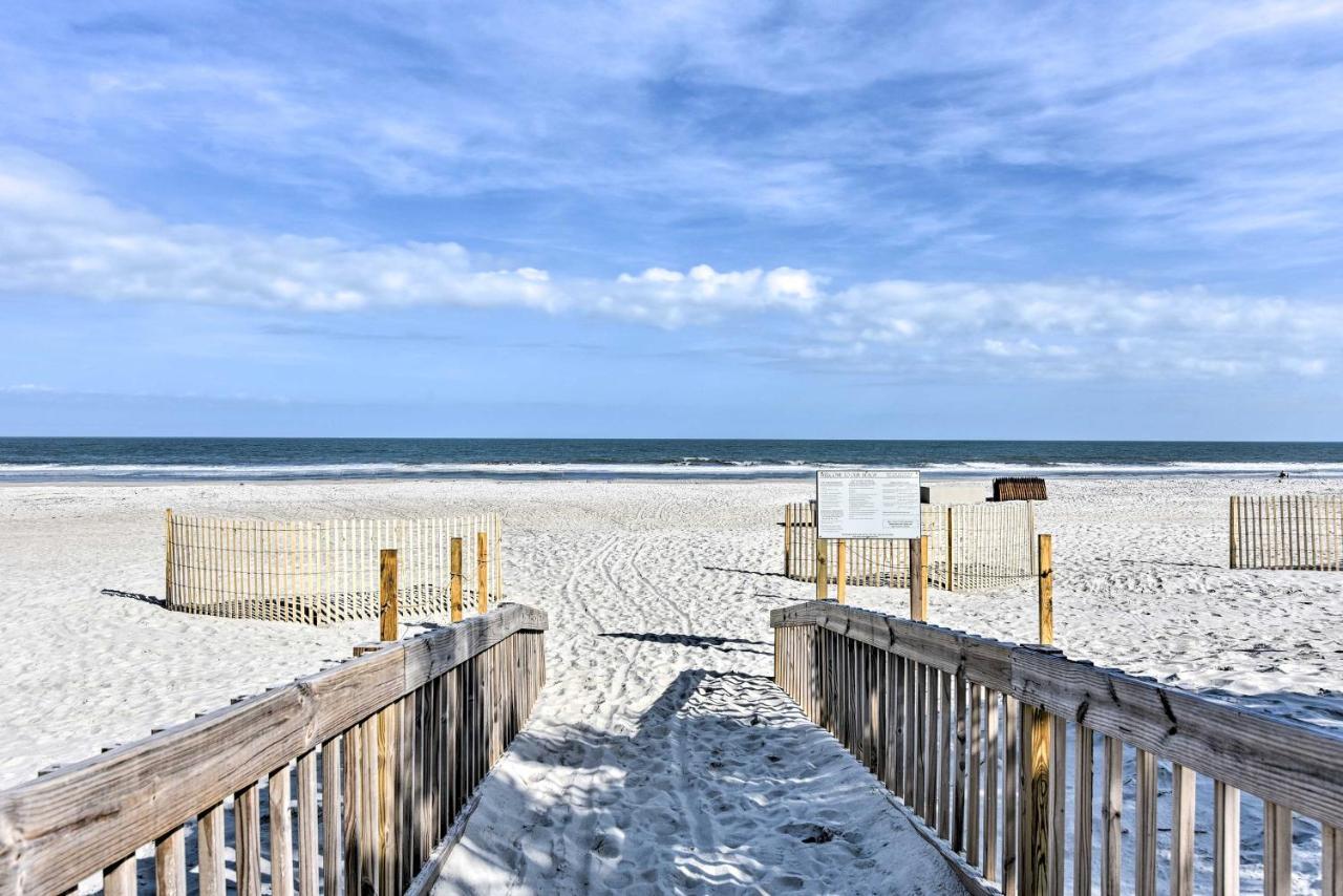 Apartment Walkable With Perks *