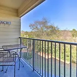 Coastal Condo With Balcony And Luxe Resort Amenities!