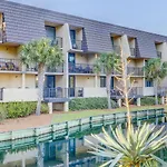 Island Club 2