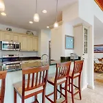 7609 Huntington Villas