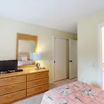 7609 Huntington Villas
