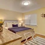 #50 Modern House Ideal Location 2Bdr/2Parking