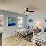 #82 Spectacular Condo Ideal Location 2Bdr/2Parking