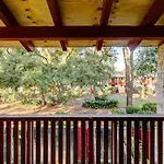 #82 Spectacular Condo Ideal Location 2Bdr/2Parking