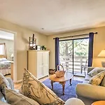 Hilton Head Condo - Walk To Folly Field Beach!