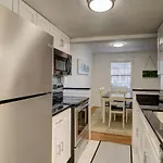 #114 Colorful Charming Condo 2Bdr/2 Parking