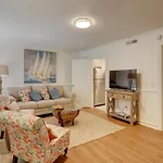 #114 Colorful Charming Condo 2Bdr/2 Parking