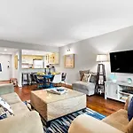 Harbour Town Resort Condo Pool Access!