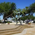 606 Barrington Park