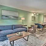 Convenient Hilton Head Island Condo With Pool!