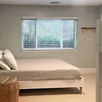 Modern Retreat With Patio And Bbq Less Than 1 Mi To Beach!
