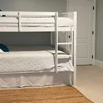 Modern Retreat With Patio And Bbq Less Than 1 Mi To Beach!