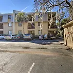 Hilton Head Condo With Covered Balcony And Pool Access