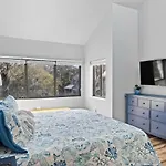 Coastal Oasis With Pool - Walk To Coligny Beach Park