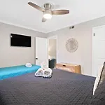 5 Min Walk To Beach- 2Br1Ba Villa In The Dunes