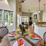 Hilton Head Island Resort Home With Fire Pit!