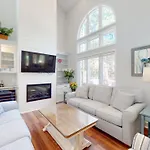 7621 Huntington Villas