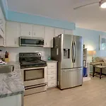 Hilton Head Condo Steps To Beach, Coligny Plaza!