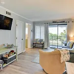 Hilton Head Island Condo With Pool Less Than 1 Mi To Beach!
