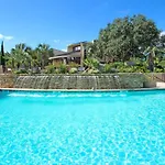 Island Club 141