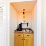 Spa On Port Royal Sound 1321