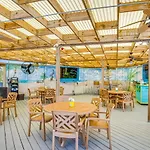 Hh Beach & Tennis 158B