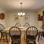Fraser\'S Folly - Updated Harbour Town Villa