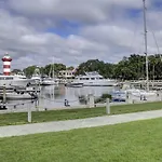 Fraser\'S Folly - Updated Harbour Town Villa