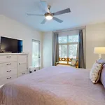 7611 Huntington Villas