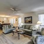 7825 Centrecourt