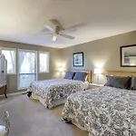 7825 Centrecourt