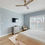 5107 Hampton Place South