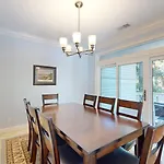 1 Troon Dr