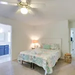 Updated Hilton Head Island Resort Cottage With Patio