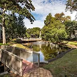 22 Springwood Villa
