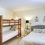 Island House 148
