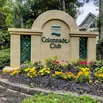 Colonnade Club 206