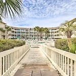 Beachfront Condo With Pool Access In Hilton Head!